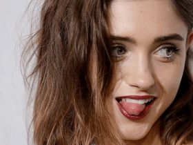 Natalia Dyer (Charlie Heaton Spouse) Wiki, Bio, Net Worth, Education, Career, Age, Physical Appearance, More